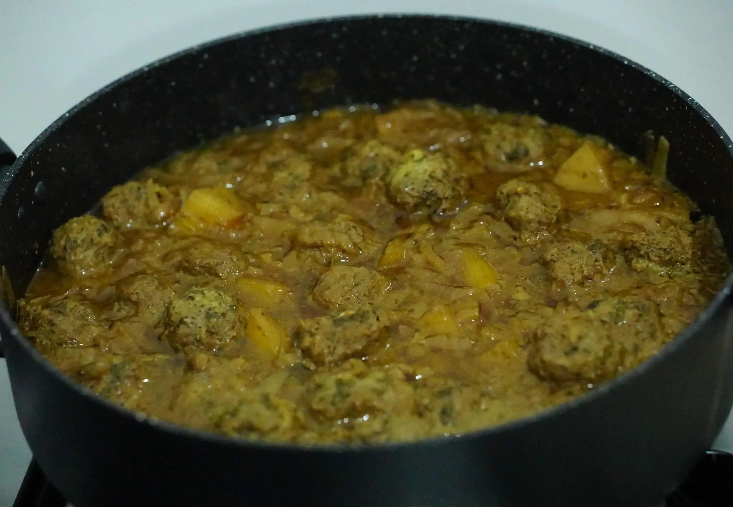 קציצות ברוטב בצל מקורמל